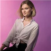 Soy tutora de inglés con experiencia para niños y adultos, trabajo tanto en línea como presenciales, hablo tres idiomas: Inglés, Español y Ruso.